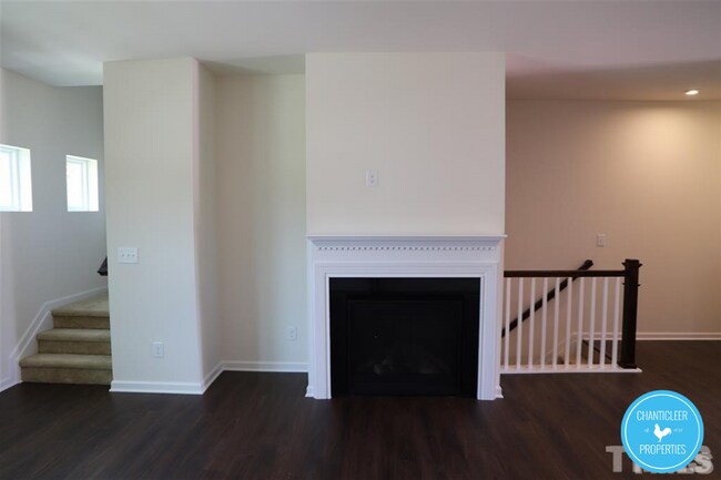 Building Photo - 315 King Closer Dr