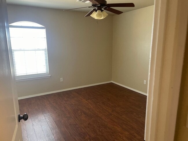 Building Photo - Stunning home in Tradewinds