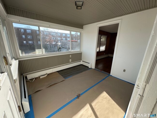 Building Photo - 40 Oak St