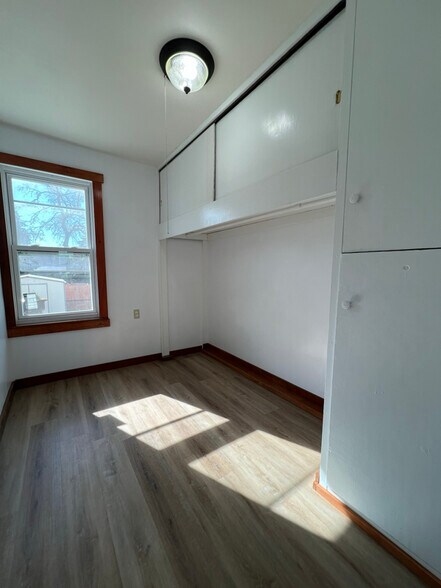 Building Photo - 185 Brownell St