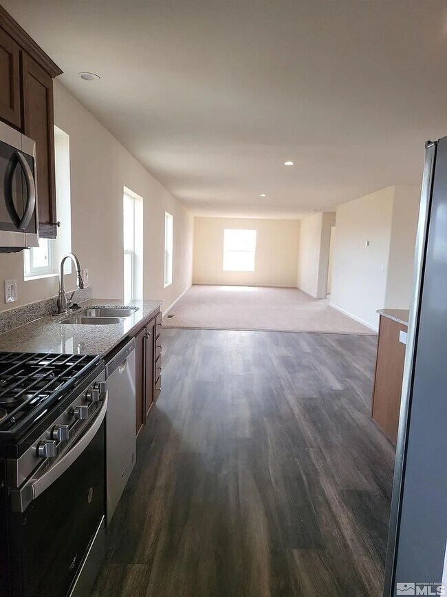 Building Photo - Spacious 3-Bedroom Home on 1.35 Acres with Valley Views – Dayton, NV