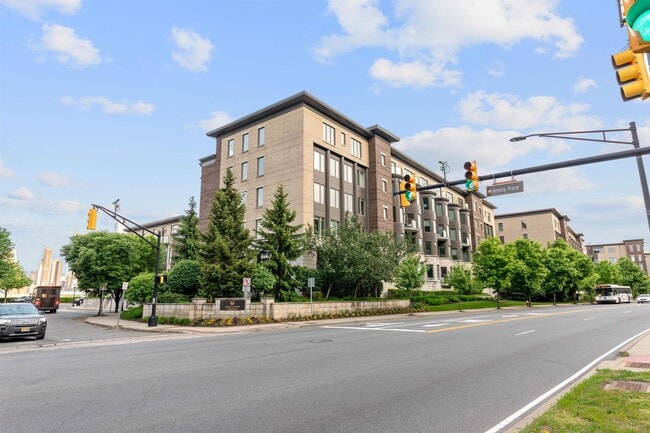 Building Photo - 38 Oxford Landing