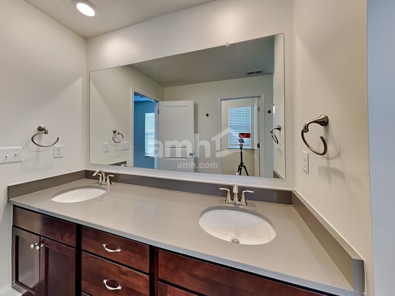 Building Photo - 8082 Minnow Trl