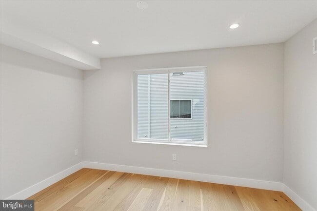 Building Photo - 2120 Bellmore St
