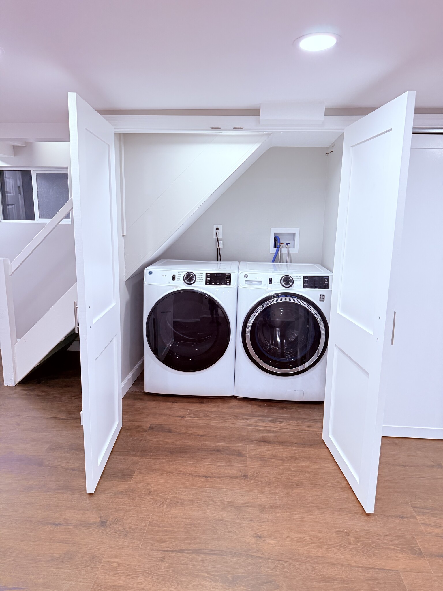 Building Photo - 692 Day Ave