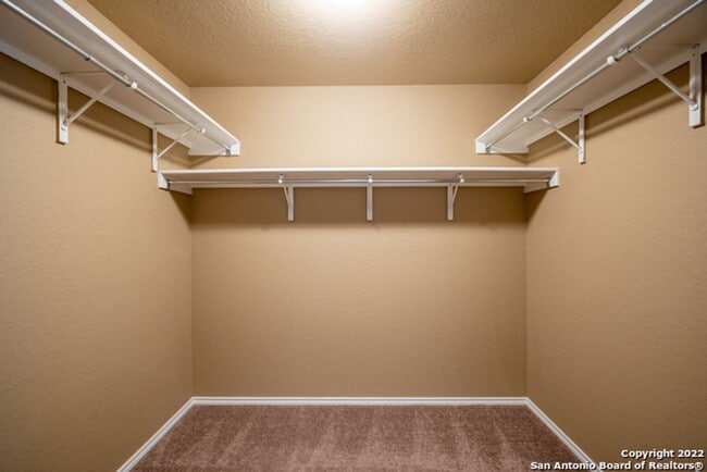 Building Photo - Comfortable Living in a Gated Community Near It All