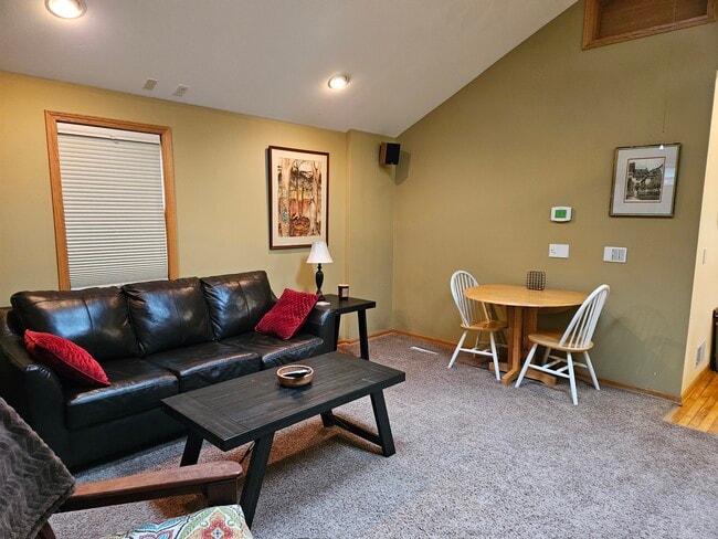 Building Photo - 544 W Wilson St