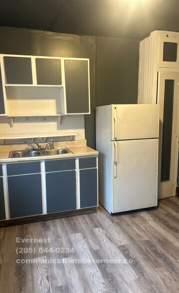 Building Photo - 3046 E 130th St