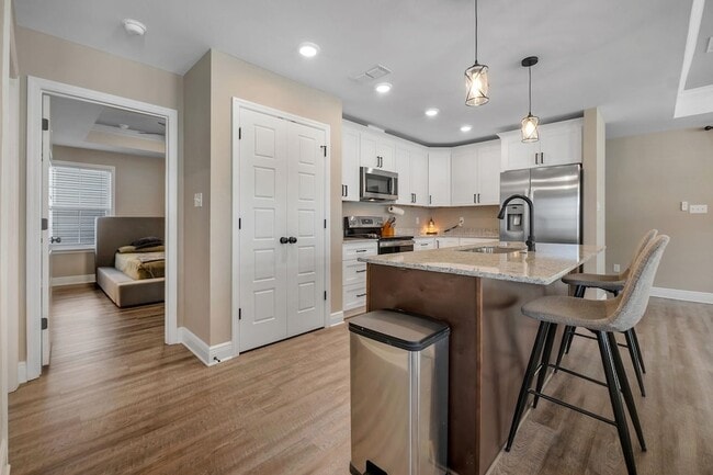 Building Photo - 4858 Sampler Dr