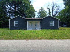 Building Photo - 206 Chance St