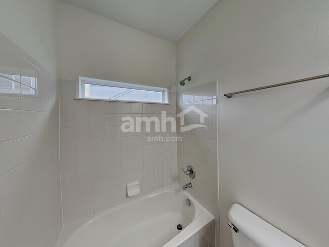 Building Photo - 210 Cherry Tree Ln