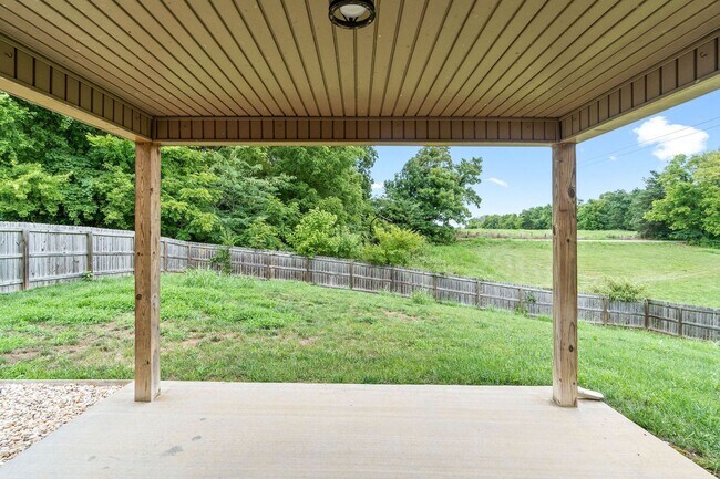 Building Photo - Pet Friendly Four Bedroom!
