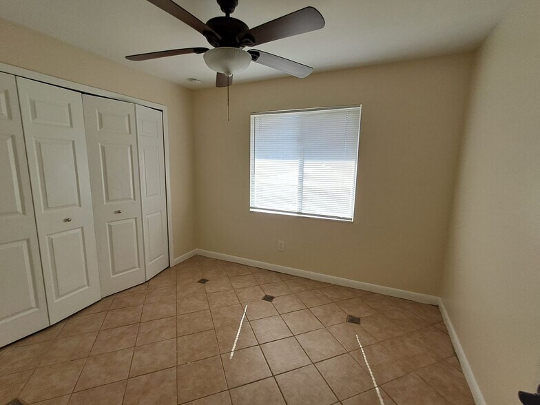 Building Photo - 3809-3811 SW 8th Ct