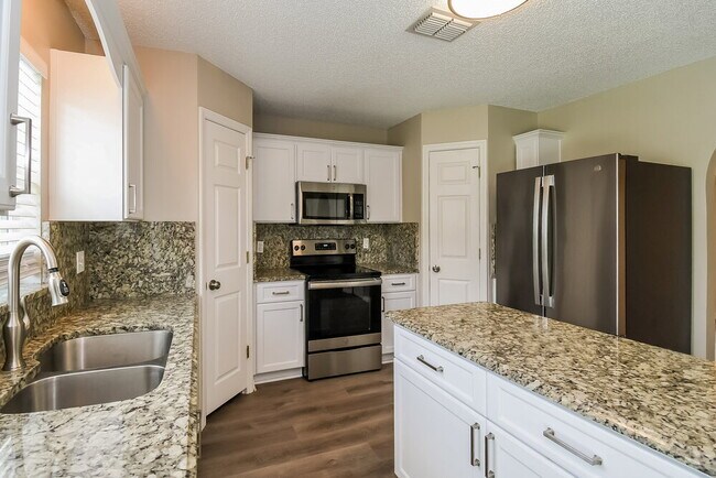 Building Photo - 7115 High Bluff Rd