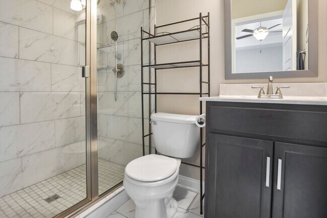 Building Photo - Pet Friendly Three Bedroom!