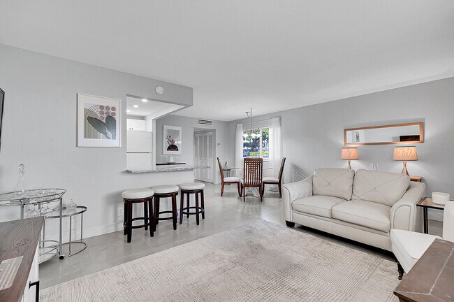 Building Photo - 646 Flanders N