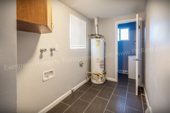 Building Photo - Adorable 3-bedroom Close to CSU and Old Town!