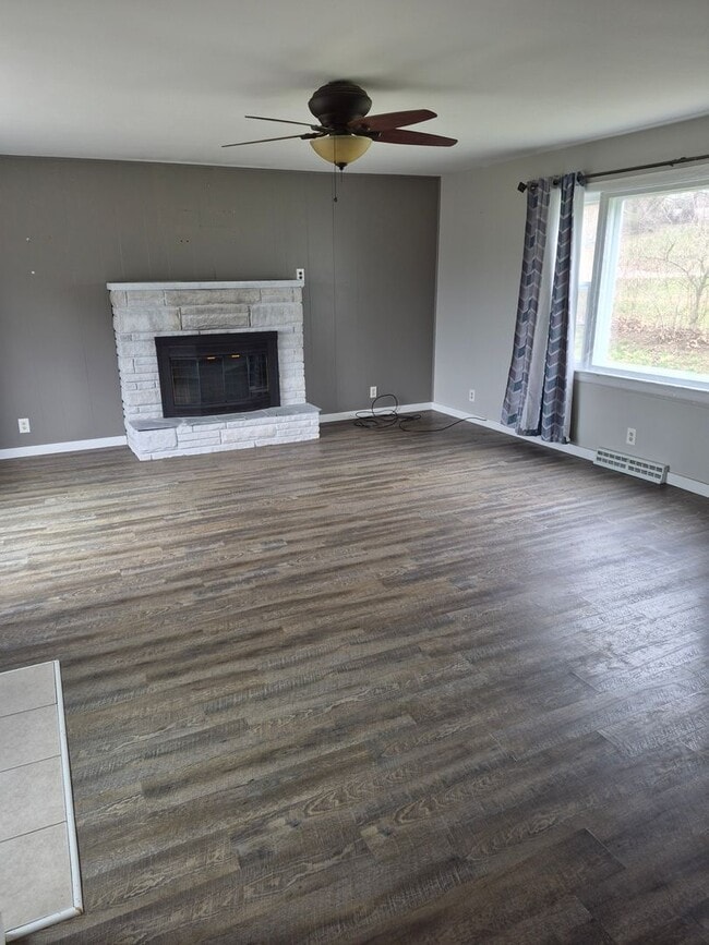 Building Photo - 4636 Wakefield Ave NE