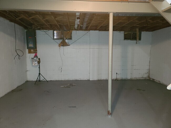 Basement - 4848 Charlton Ct
