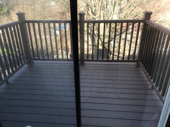 Building Photo - 5200 Hilltop Dr