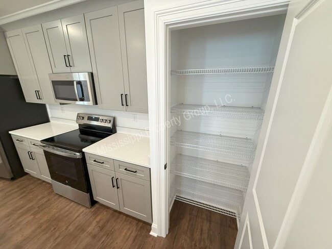 Building Photo - 3BR/3.5BA For Rent
