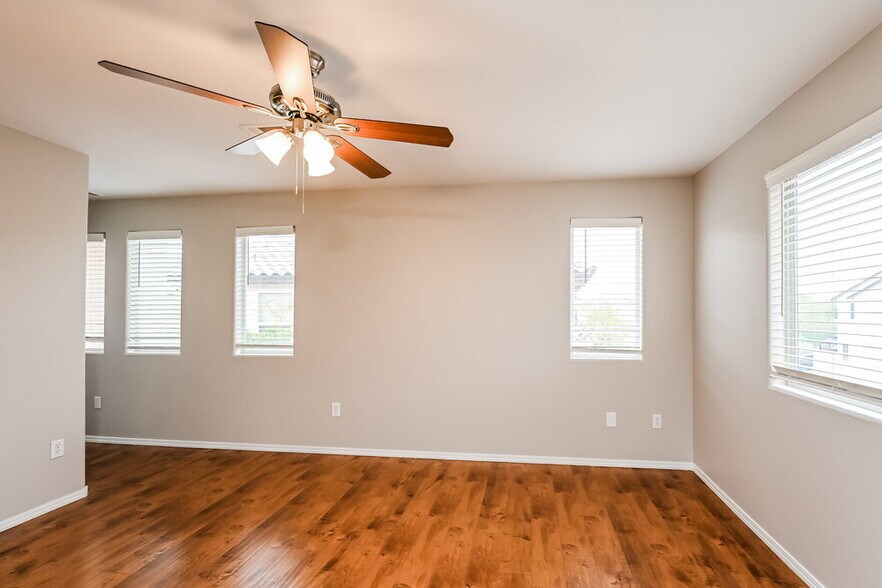 Building Photo - 5714 Old Colony Dr