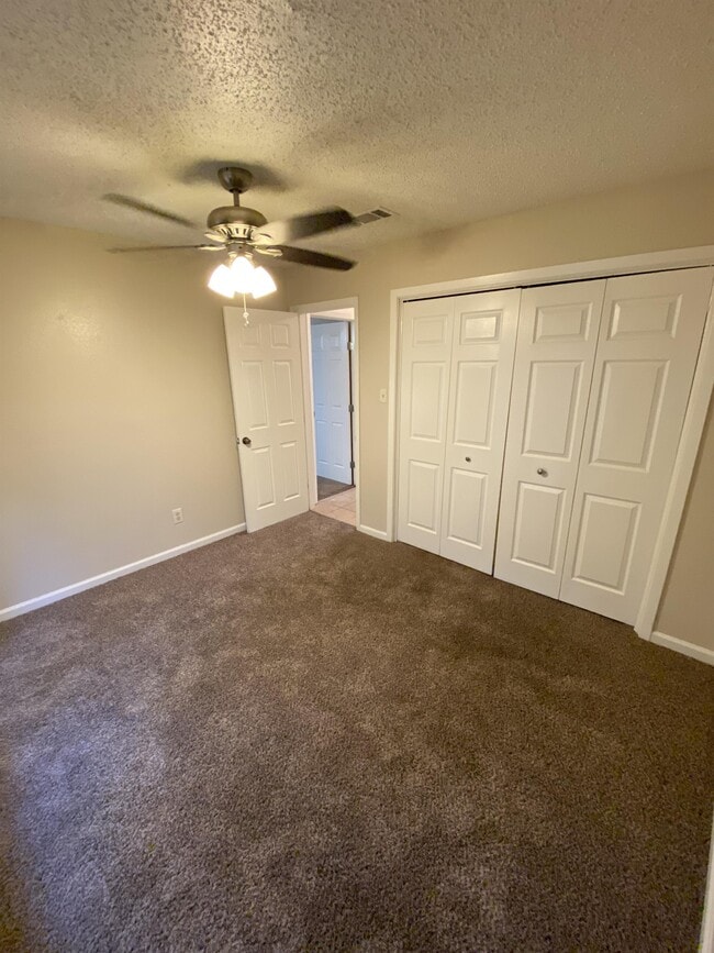Building Photo - 2306 Hunt Dr