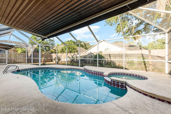 Building Photo - 2187 Hedgerow Dr