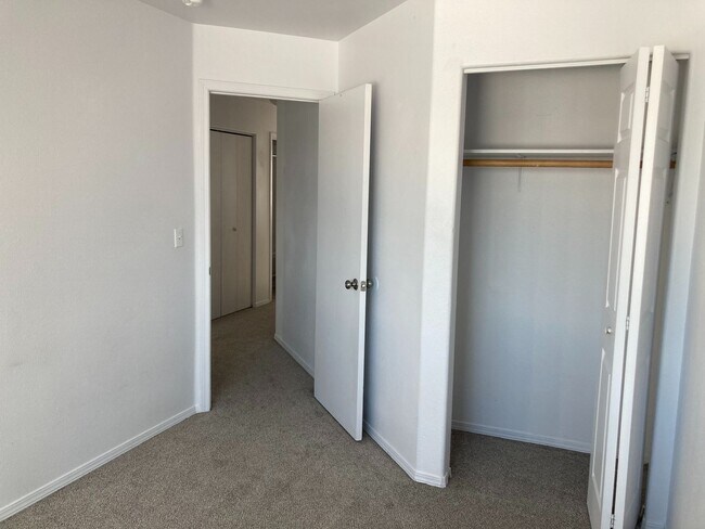 Building Photo - 521 San Juan Circle