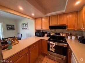 Building Photo - 5441 Peppertree Dr