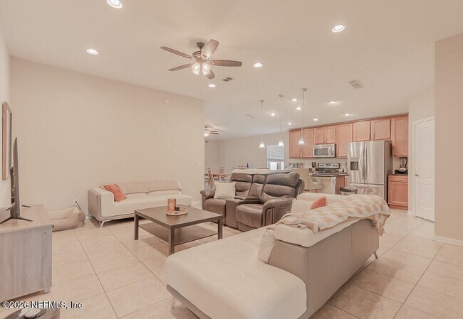 Building Photo - 15816 Twin Creek Dr
