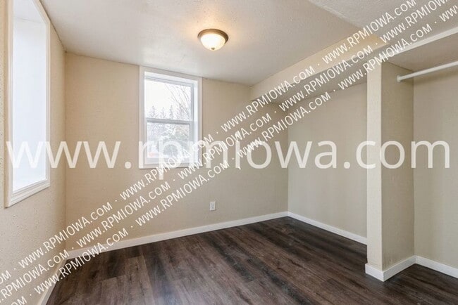 Building Photo - 1402 Linden Dr
