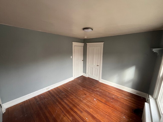 Building Photo - 544 King St