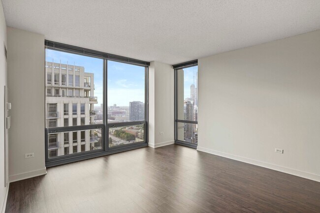 Building Photo - 1275 S Michigan Ave