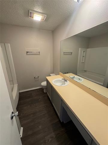 Building Photo - 726 Bluebonnet Dr
