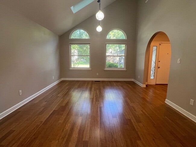 Building Photo - 105 Bellows Pl