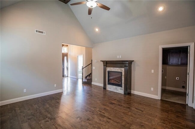 Building Photo - 3214 SW Stonepoint Ave