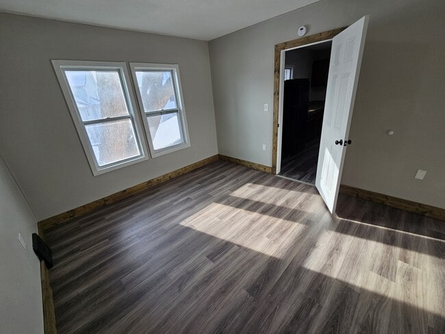 Building Photo - 3242 W 92nd St