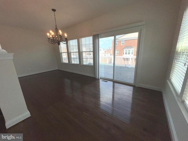 Building Photo - 25835 Clairmont Manor Square