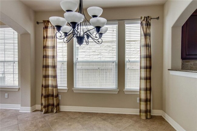 Building Photo - 15400 Interlachen Dr
