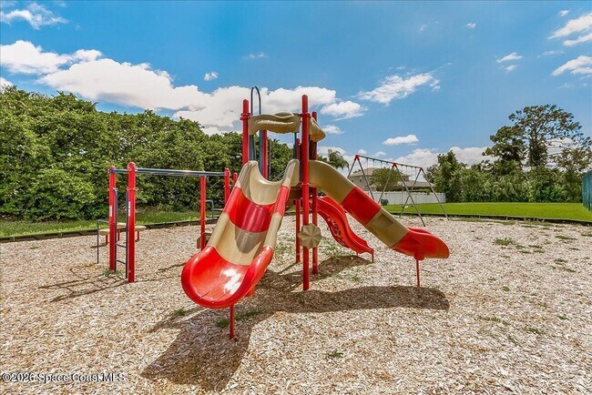 Building Photo - 3865 La Flor Dr