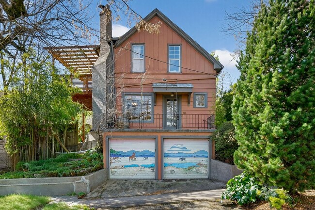 Building Photo - 713 SE 27th Ave