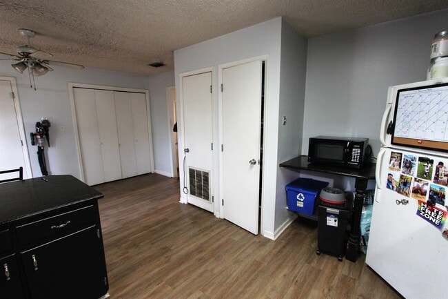 Building Photo - 2389 Gregory Dr