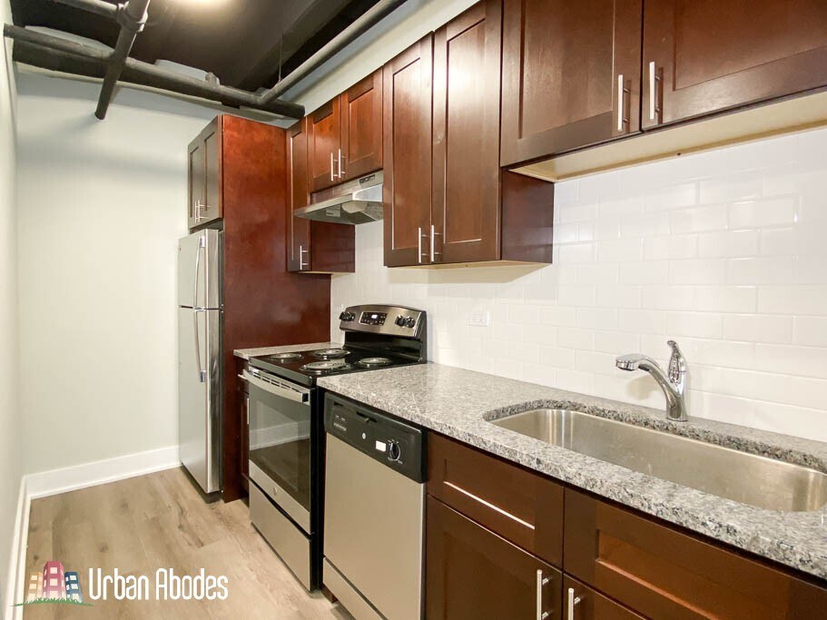 Building Photo - 727 Saint Johns Ave