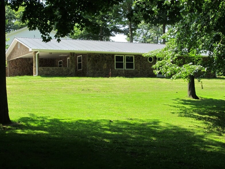 Exterior - Secluded wooded area with private gravel drive. - 7355 N HWY 27