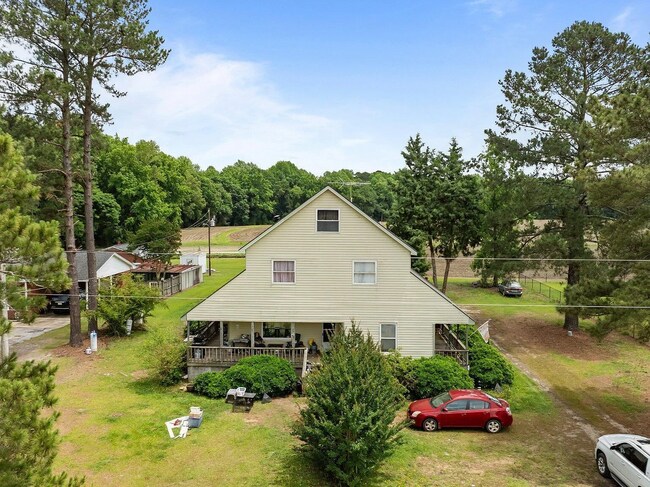 Building Photo - 396 James Tart Rd