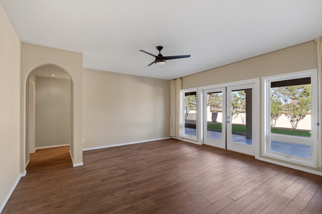 Building Photo - 2882 S Palmer Dr