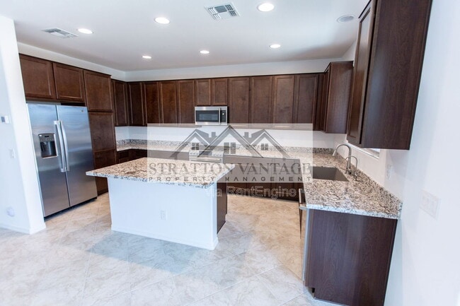 Building Photo - 14231 W El Cortez Pl