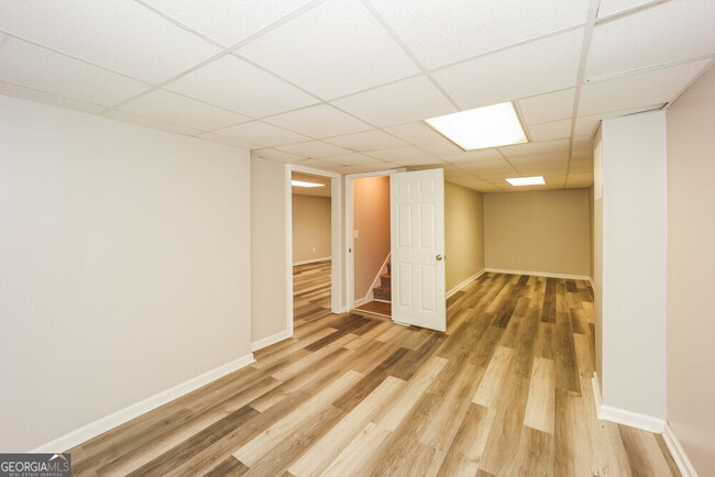 Building Photo - 120 Green Point Way