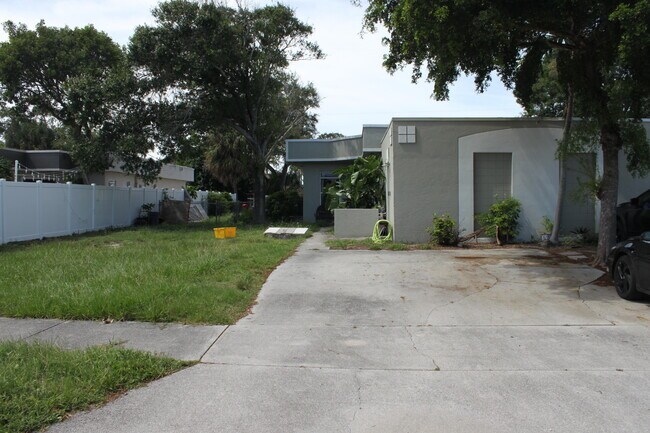 Building Photo - 673 Ipswich St